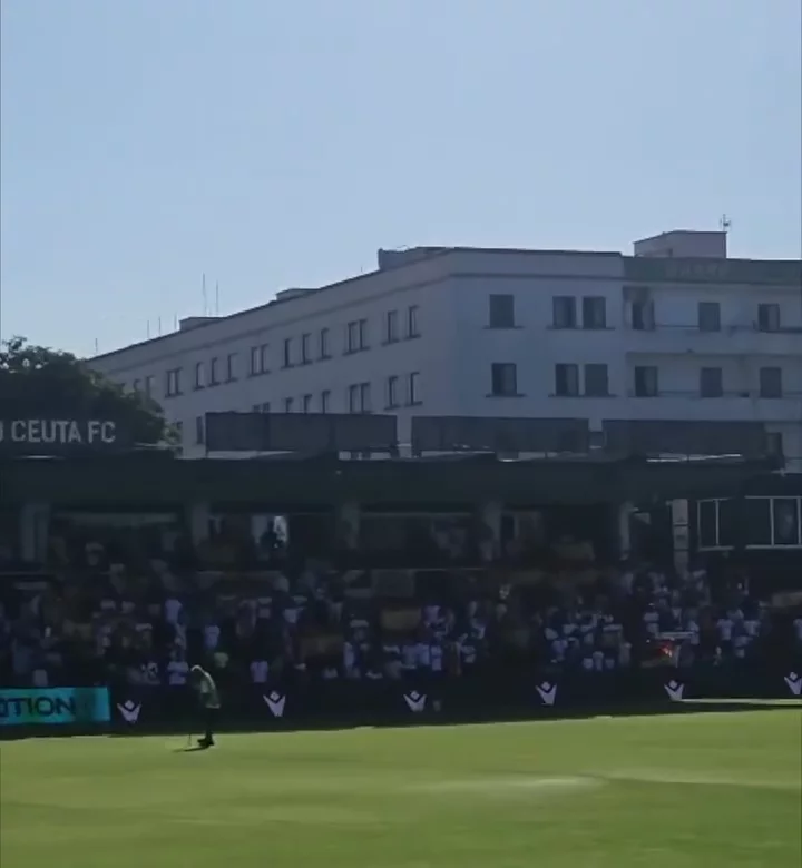 Hoy,_en_el_estadio_del_Ceuta_se_han_acordado_de_Pedro_Sánchez_