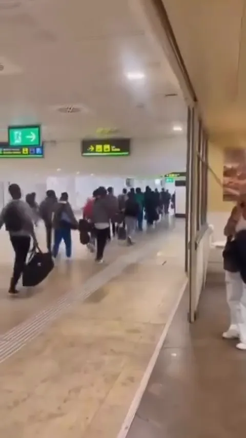 25418D3C0FADFE9C339B16A7E1BC82AB_video_dashinit