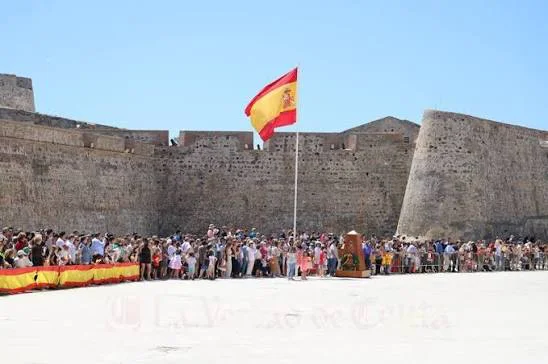 bandera-espanola-en-ceuta (1)