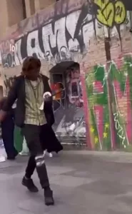 E049DF11F2B53223F93A50F82B0978BB_video_dashinit