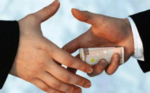 espanoles_partidos_politicos_instituciones_corruptas_1_1762422_24567