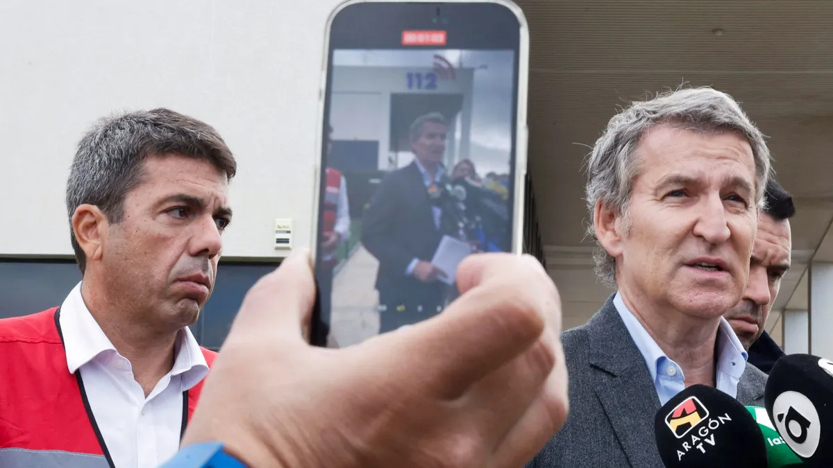 nunez-feijoo-visita-el-centro-de-coordinacion-de-emergencias-de-la-comunitat-valenciana_99e4