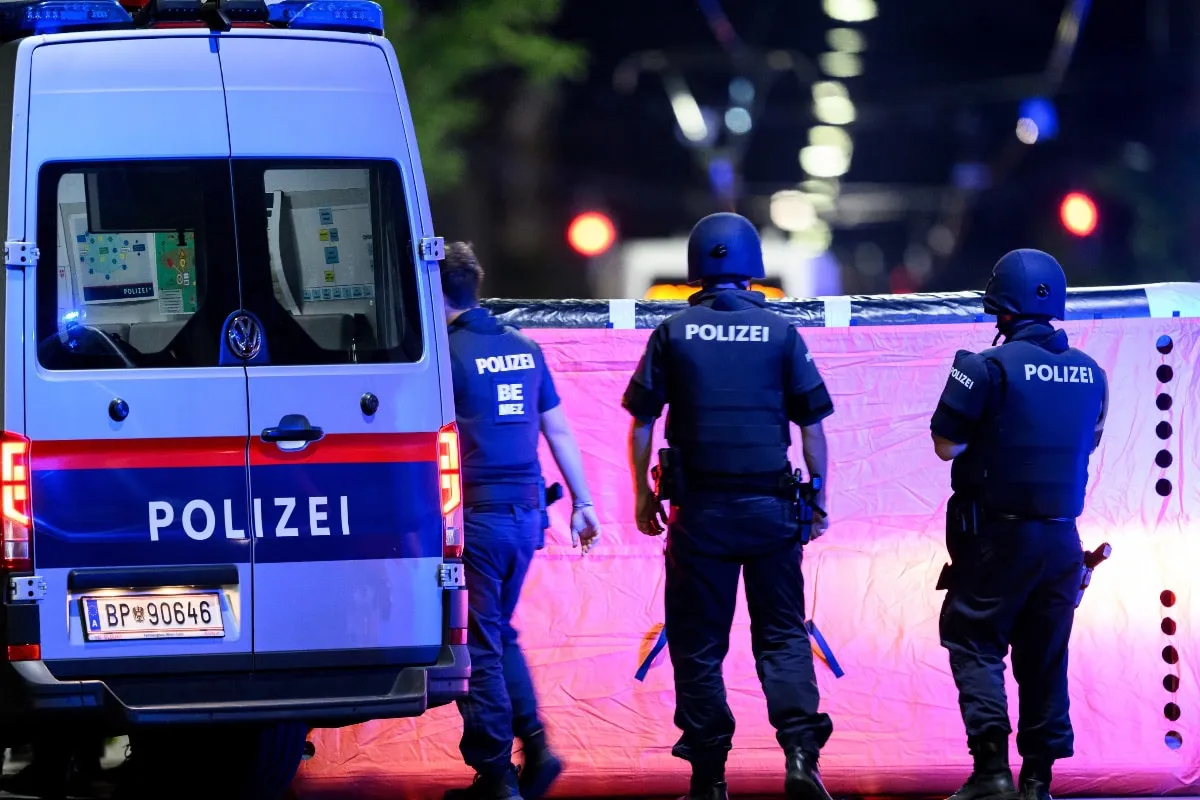 EuropaPress_6142165_06_august_2024_austria_vienna_police_officers_are_seen_during_large_scale-2