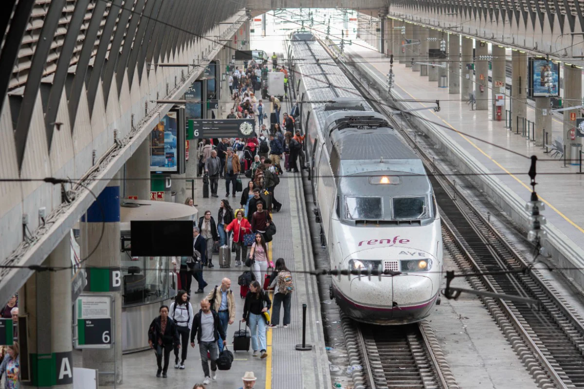 EuropaPress_6687686_tren_renfe_estacion_santa_justa_sevilla-1