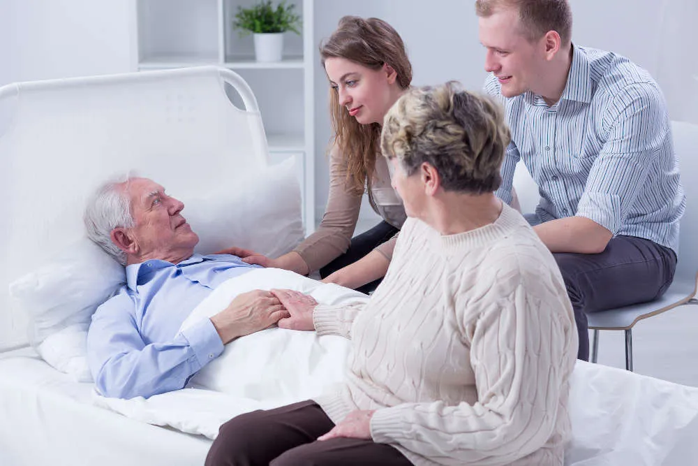 cuidados-paliativos-residencias-ancianos