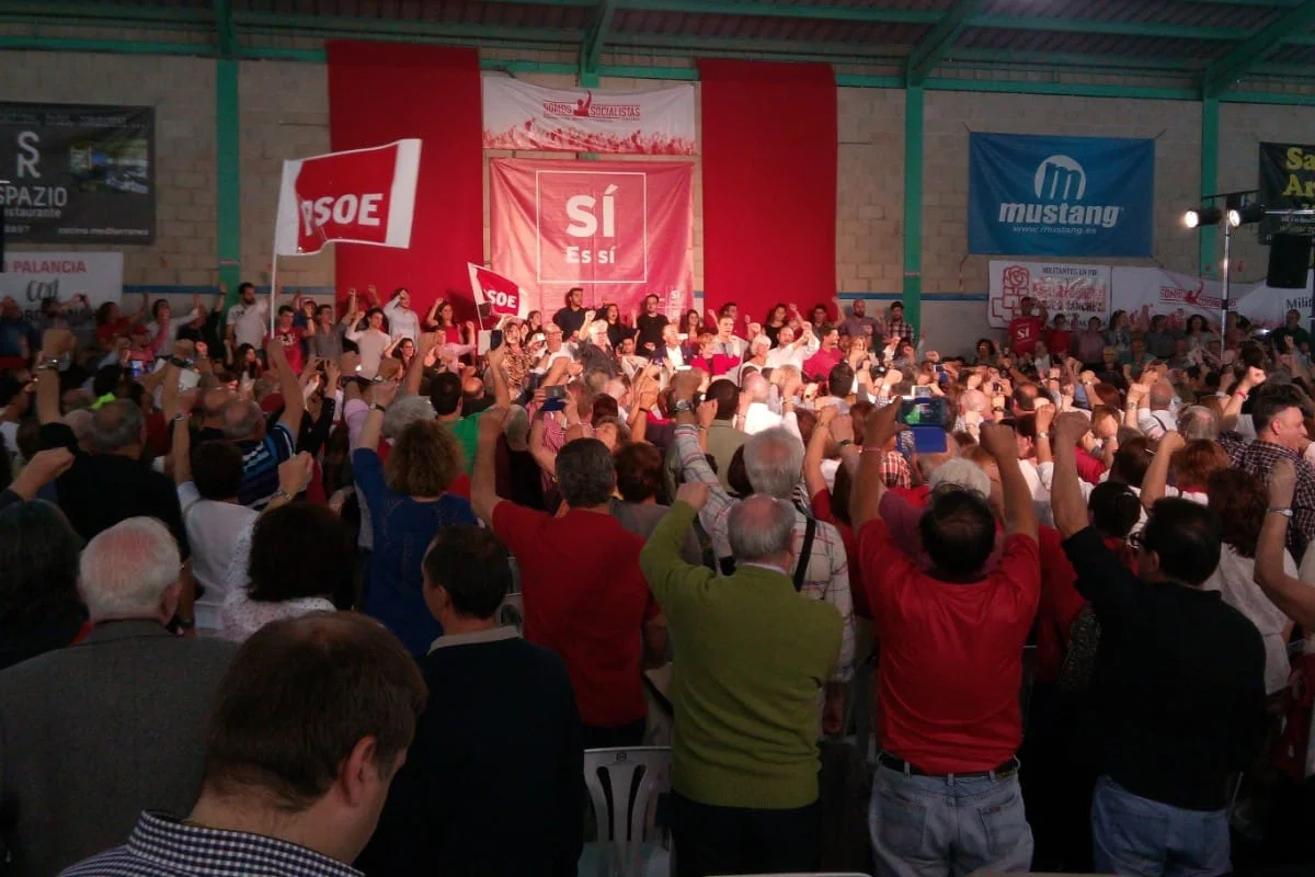 EuropaPress_1267451_candidato_secretaria_general_psoe_pedro_sanchez_mostrado_satisfecho_numero-1