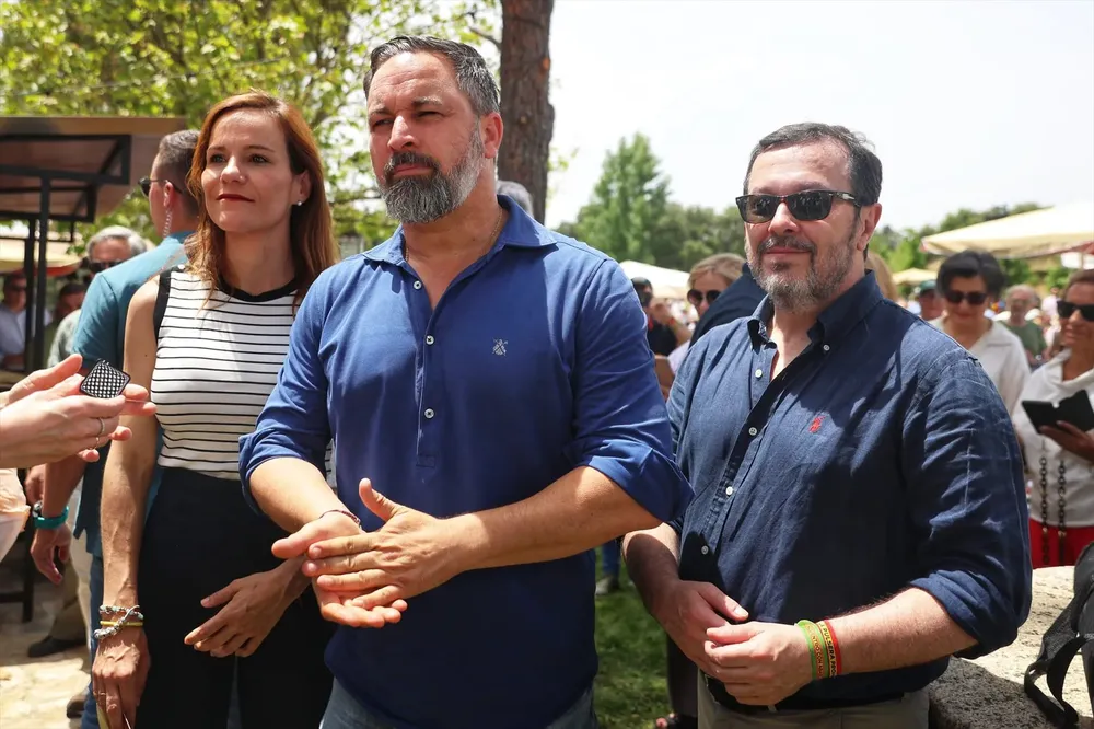 EuropaPress_6767383_portavoz_vox_asamblea_madrid_isabel_perez_monino_presidente_vox_santiago