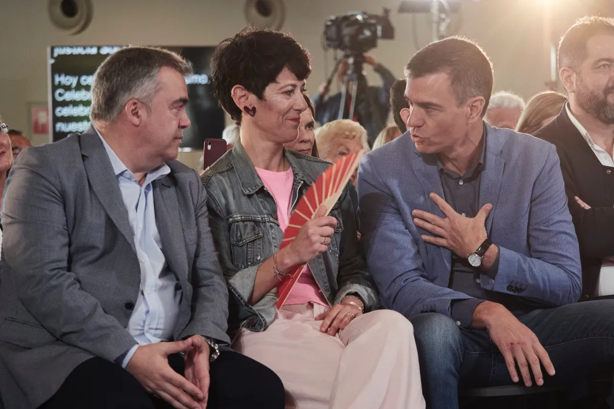 EuropaPress_5158882_i_d_diputado_psoe_congreso_navarra_santos_cerdan_candidata_alcaldia-2