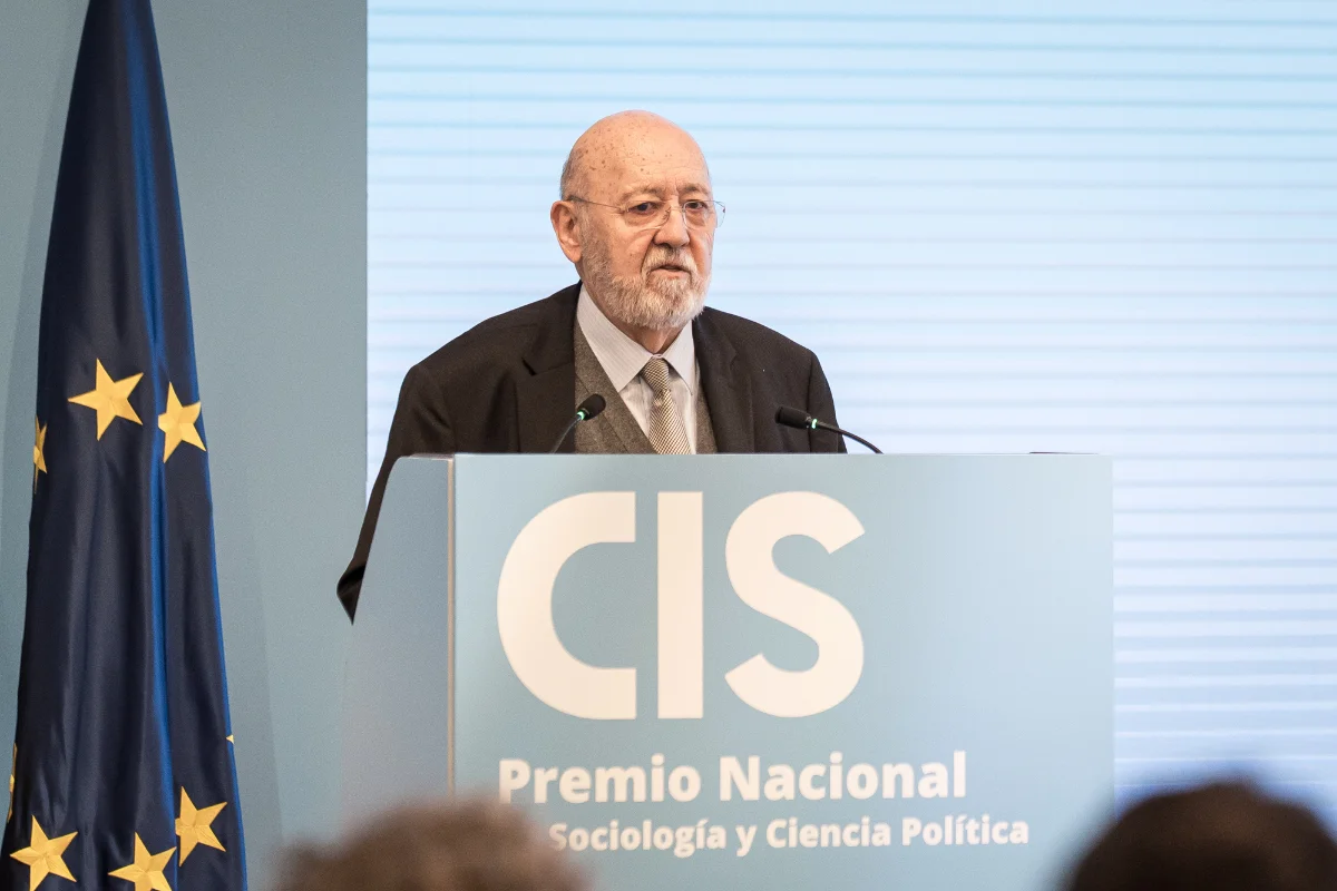 EuropaPress_7276550_presidente_cis_jose_tezanos_entrega_premio_nacional_sociologia_ciencia-1