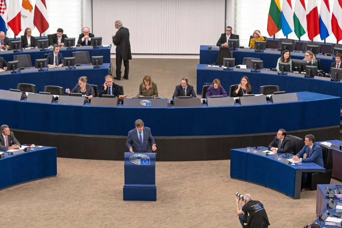 EuropaPress_5634268_expresidente_generalitat_carles_puigdemont_comparece_parlamento_europeo_13-e1703588097361