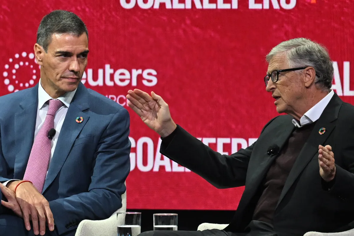 EuropaPress_6975009_presidente_gobierno_pedro_sanchez_charla_recibido_premio_global_goalkeeper-1