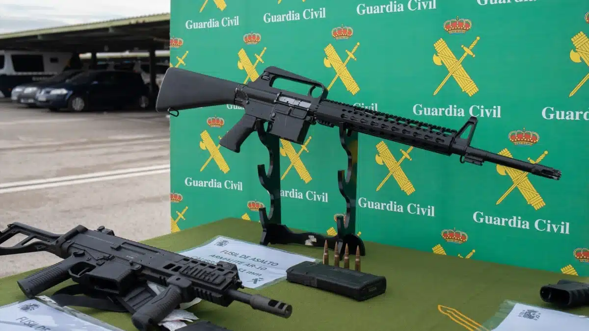 europapress-5450987-armas-municion-incautadas-guardia-civil-operacion-antidroga-20-septiembre-1200x675.jpg