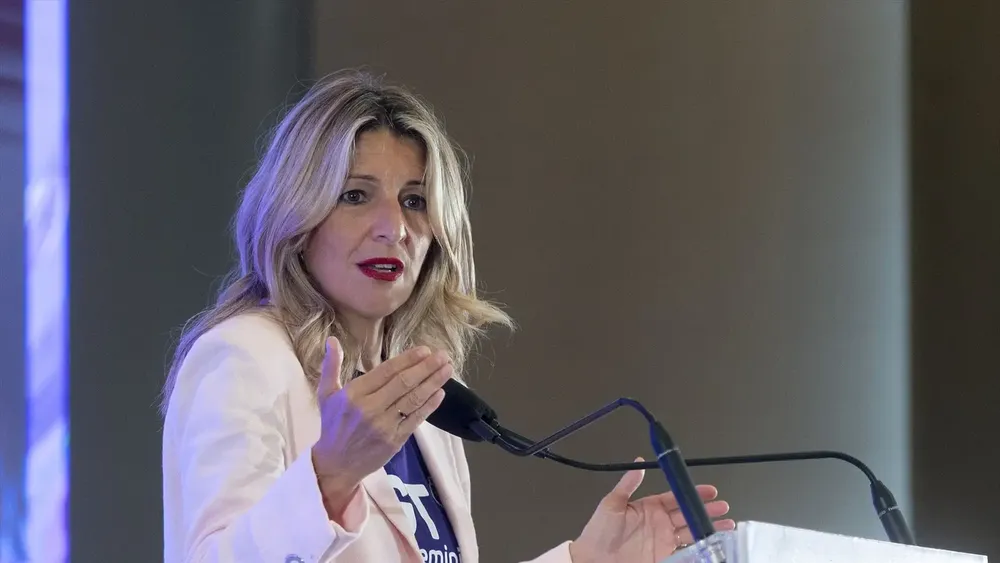 imagen-vicepresidenta-segunda-gobierno-yolanda-diaz-acto_97