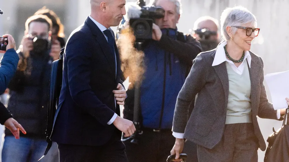 923917737_253081130_1706x960