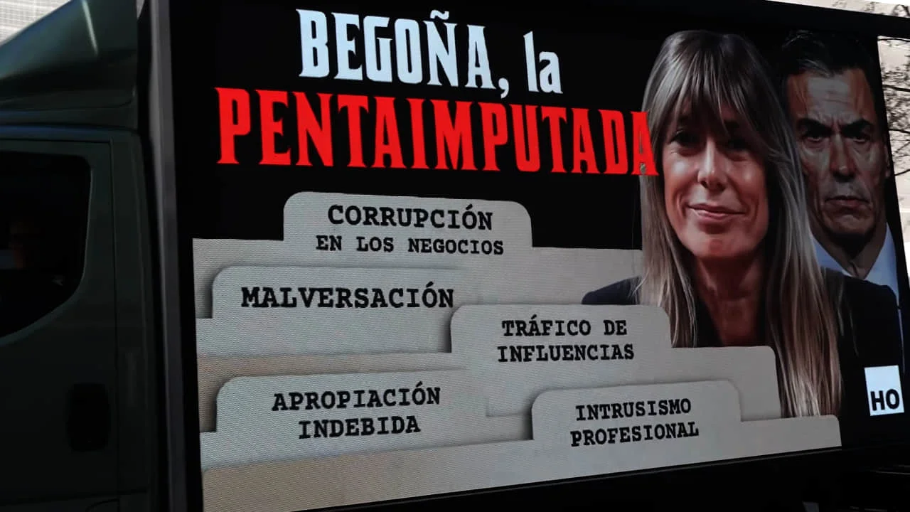 Furgoneta-de-Hazte-Oir-cerca-de-los-juzgados