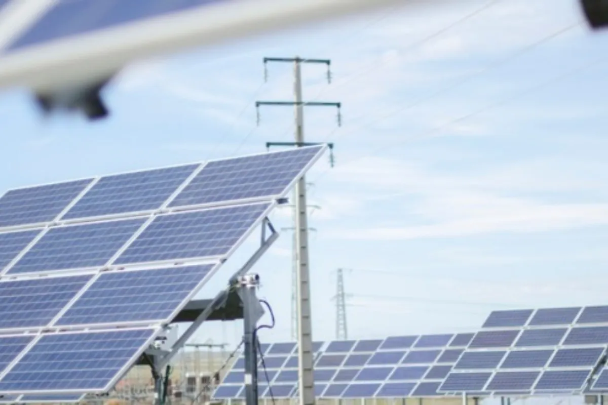 EuropaPress_6688742_placas_fotovoltaicas-1