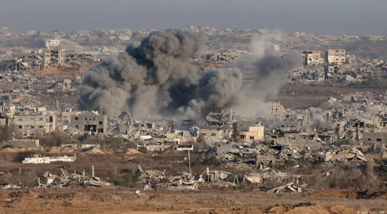 israel-bombardea-la-unica-iglesia-catolica-de-gaza-la-sagrada-familia