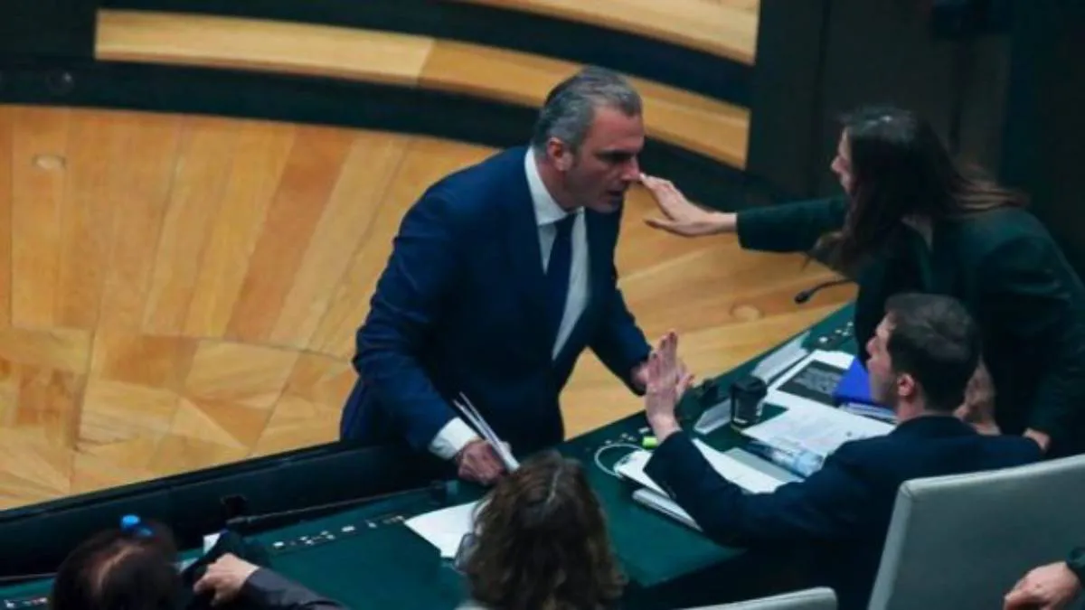 ortega-smith-botella-concejal