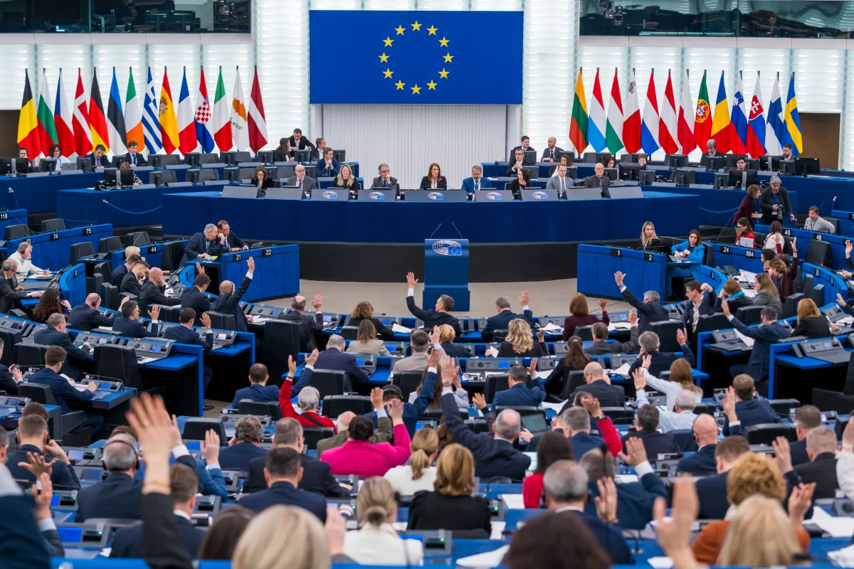 EuropaPress_7283851_instante_votacion_sesion_plenaria_miercoles_parlamento_europeo-1