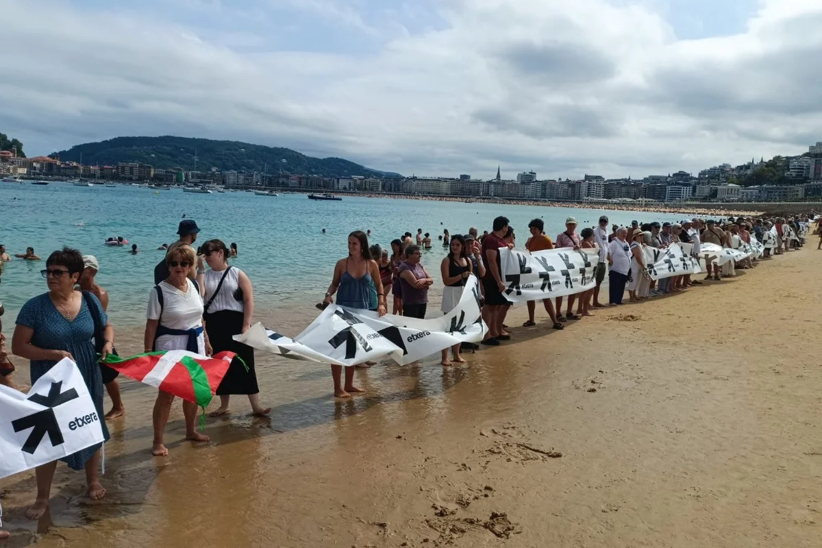 EuropaPress_7699134_sare_etxerat_movilizan_once_playas_vascas_presos_eta-1
