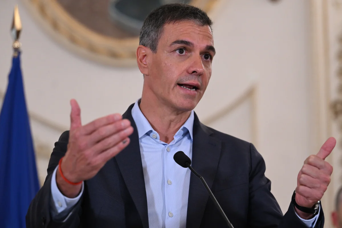 EuropaPress_7697084_presidente_gobierno_pedro_sanchez_comparece_medios_asamblea_ceuta_31_julio-1