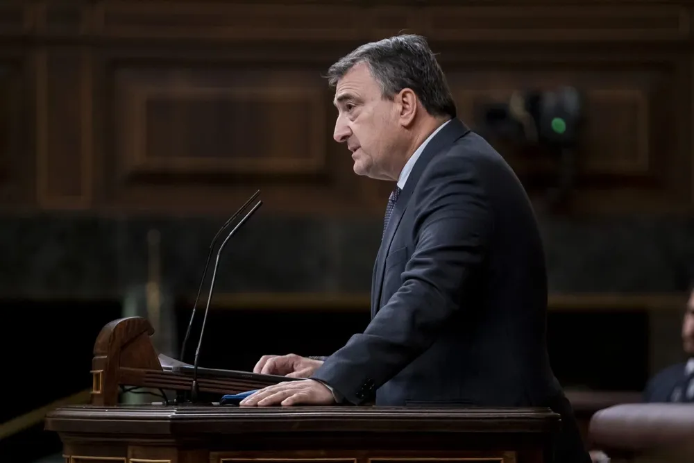 EuropaPress_5788164_portavoz_eaj_pnv_aitor_esteban_interviene_sesion_plenaria_congreso