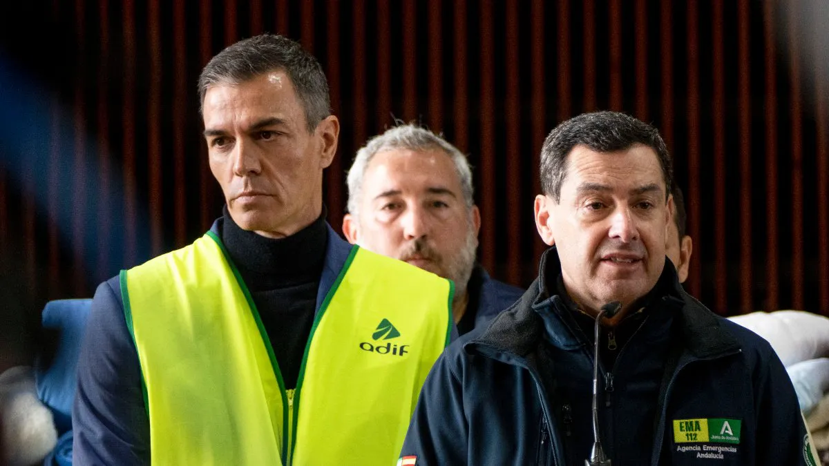 pedro-sanchez-juanma-moreno-trenes