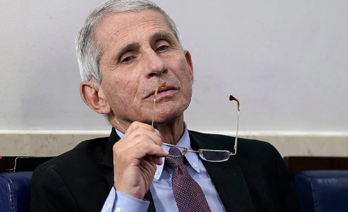 200501192359-fauci-0422