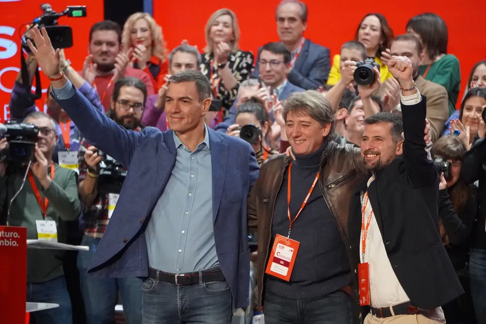 Pedro-Sanchez-Carlos-Martinez-y-Luis-Tudanca-en-el-Congreso-del-PSCyL-celebrado-en-Palencia-el-22-de-febrero-Aida-Acitores-IMEDIACYL