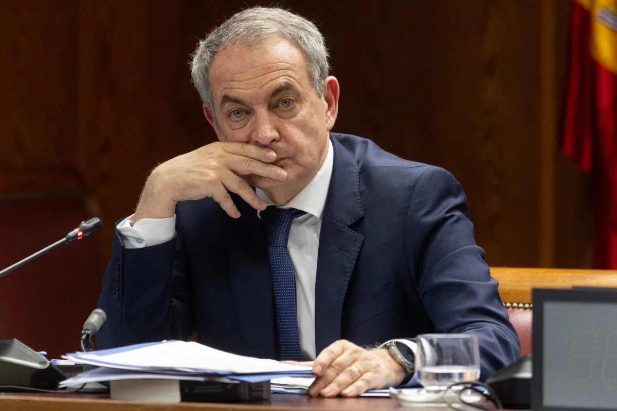 EuropaPress_7330916_expresidente_gobierno_jose_luis_rodriguez_zapatero_comparece_comision-1
