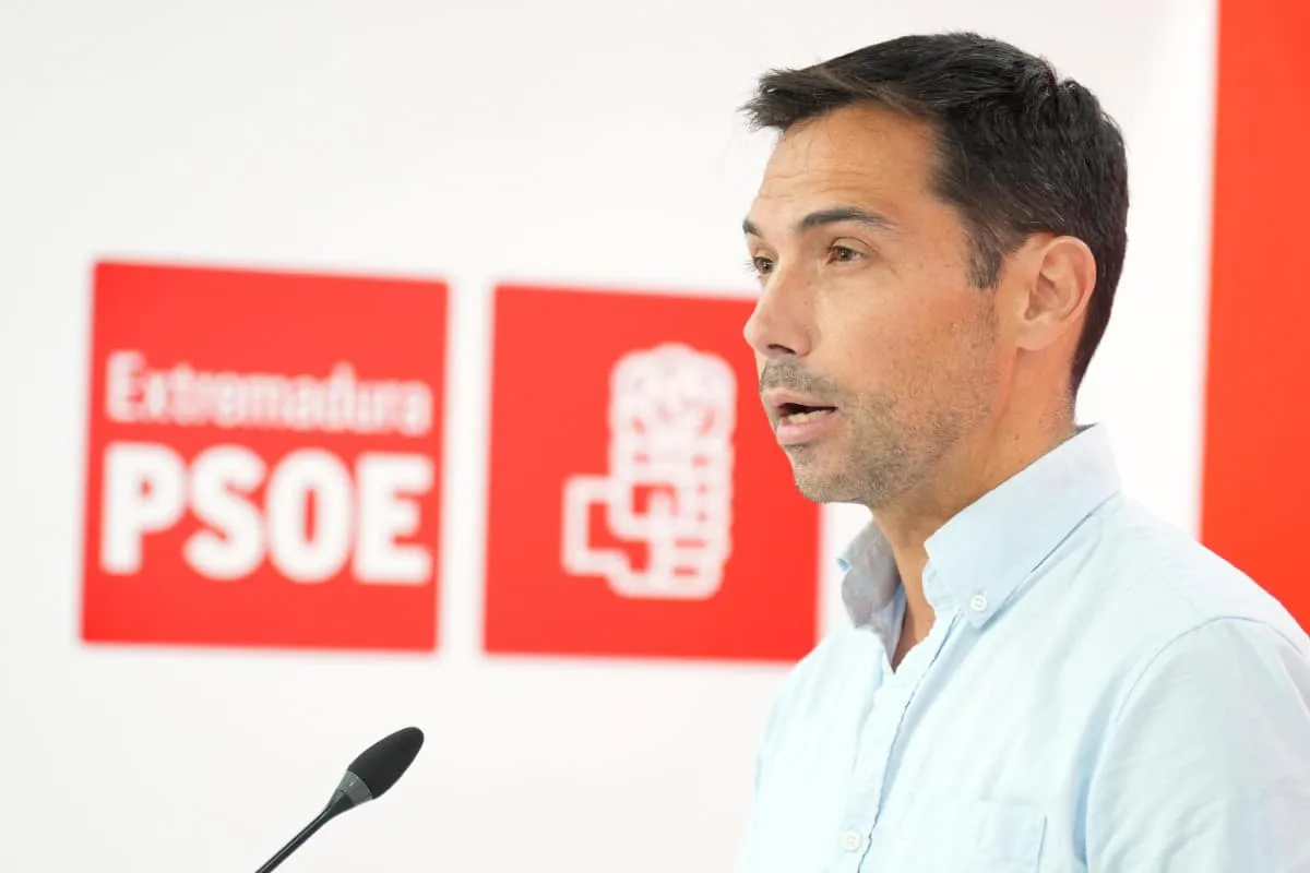 El-secretario-de-Organizacion-del-PSOE-de-Extremadura-Manuel-Borrego