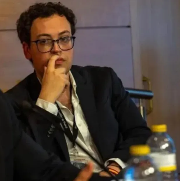 javier-esteban-derecha-jefe-redes-vox-junto-diputado-manuel-mariscal-izquierda_167