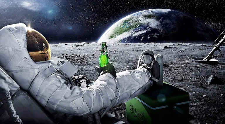 astronaut-drinking-beer-on-the-moon