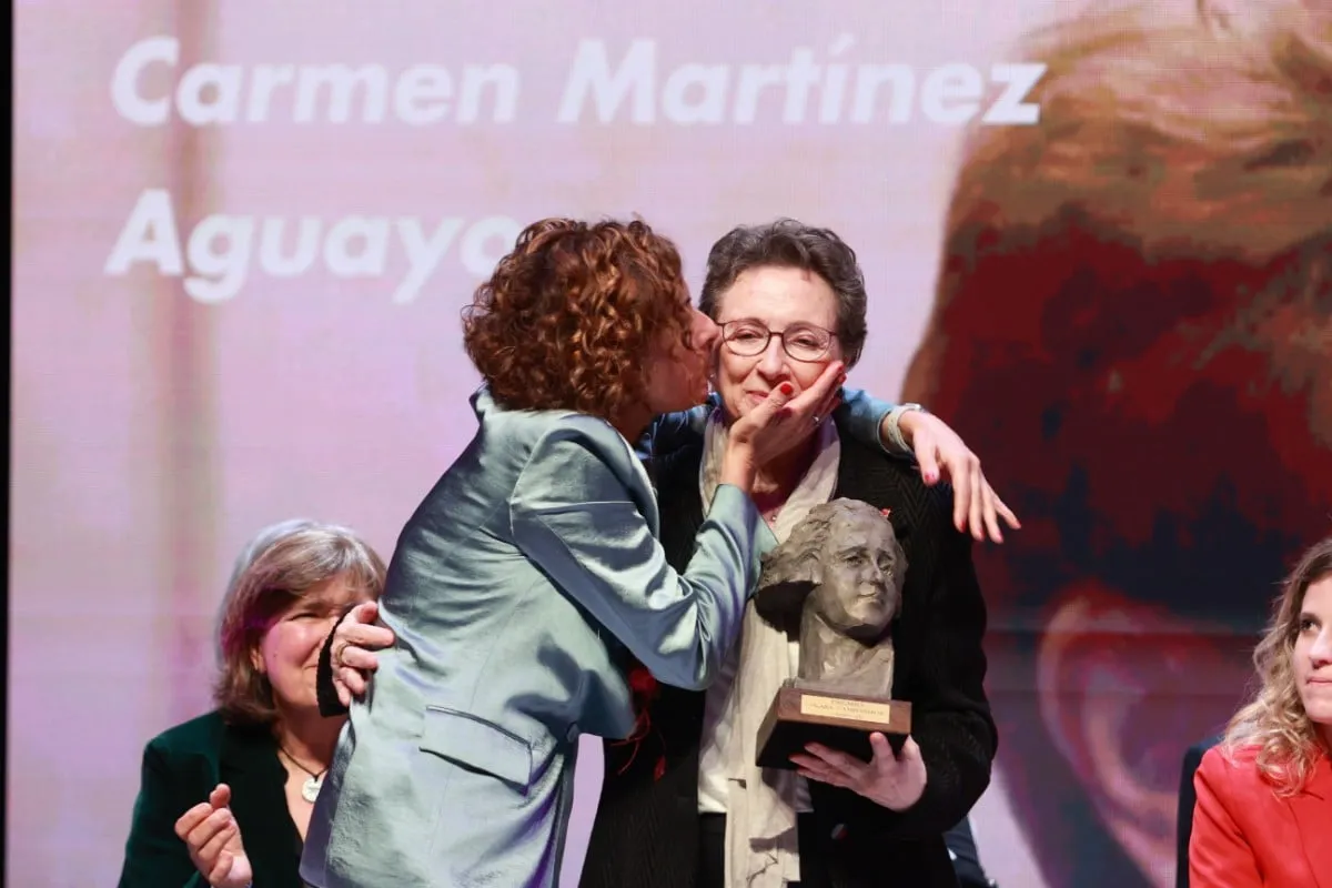 EuropaPress_6563028_secretaria_general_psoe_a_maria_jesus_montero_entrega_premio_clara-1