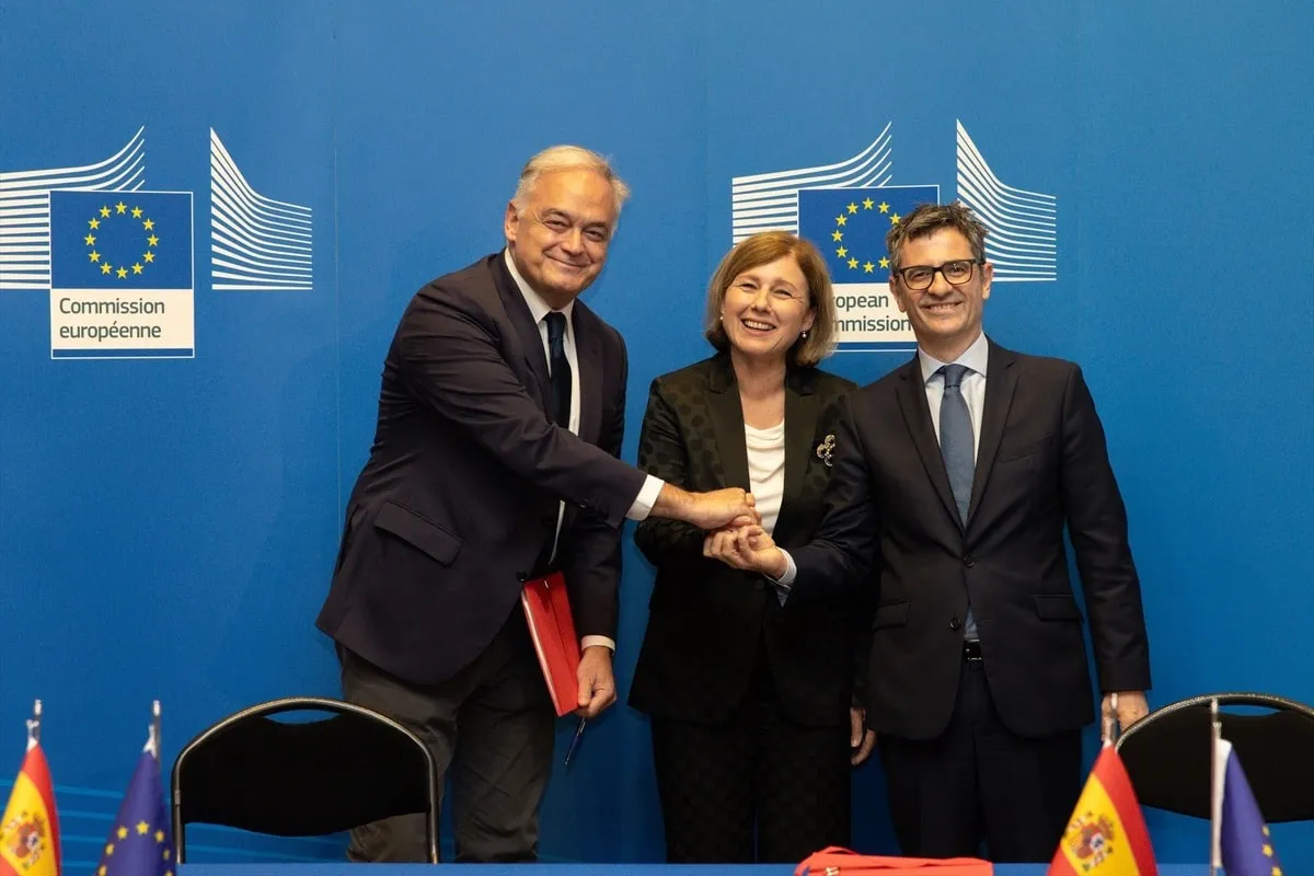 EuropaPress_6053351_i_d_vicesecretario_institucional_pp_esteban_gonzalez_pons_vicepresidenta-1-1