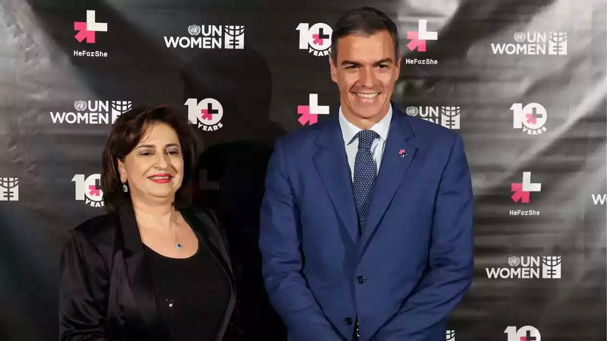pedro-sanchez-anne-hathaway