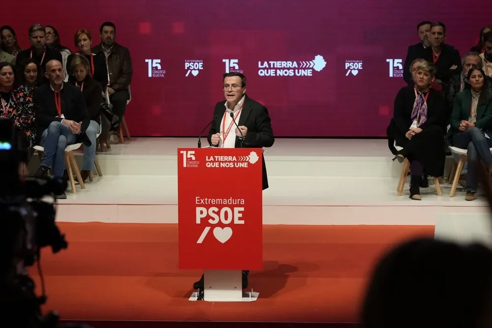 EuropaPress_6464218_secretario_general_psoe_extremadura_miguel_angel_gallardo_interviene
