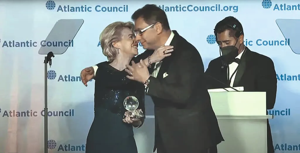 von-der-leyen-albert-bourla