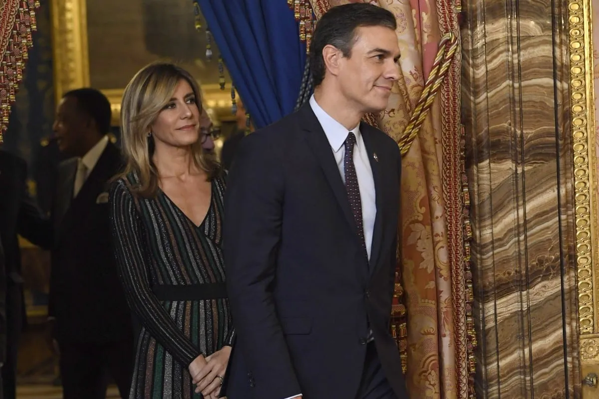 Pedro-Sanchez-aprobo-en-consejo-de-ministros-el-nombramiento-como-alto-cargo-del-presentador-del-master-de-Begona-Gomez.-Imagen-Pedro-Sanchez-y-Begona-Gomez-Europa-Press