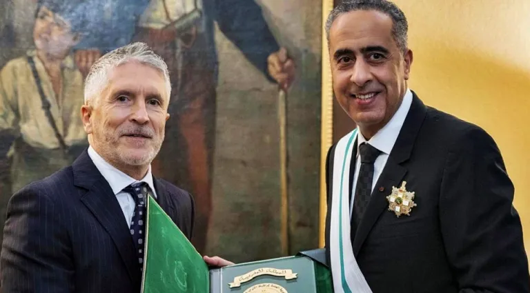 marlaska-condecora-al-jefe-policial-marroqui