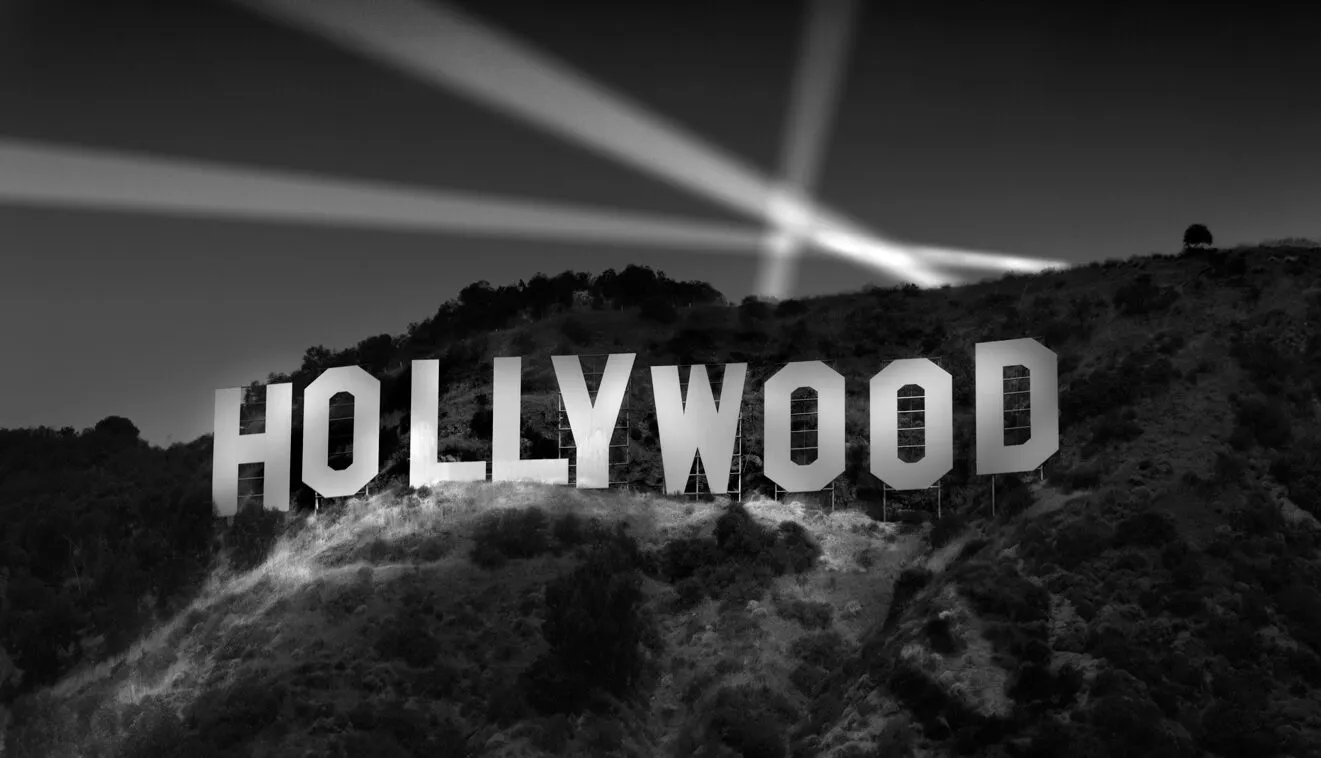 richard-lund-hollywood-sign-at-night-e1619608044255