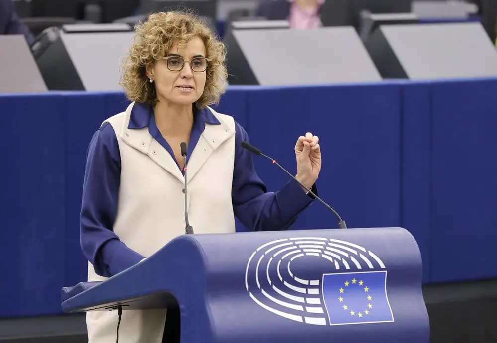 9E81EB49-06C4-3F7C-B098064D55564C5E