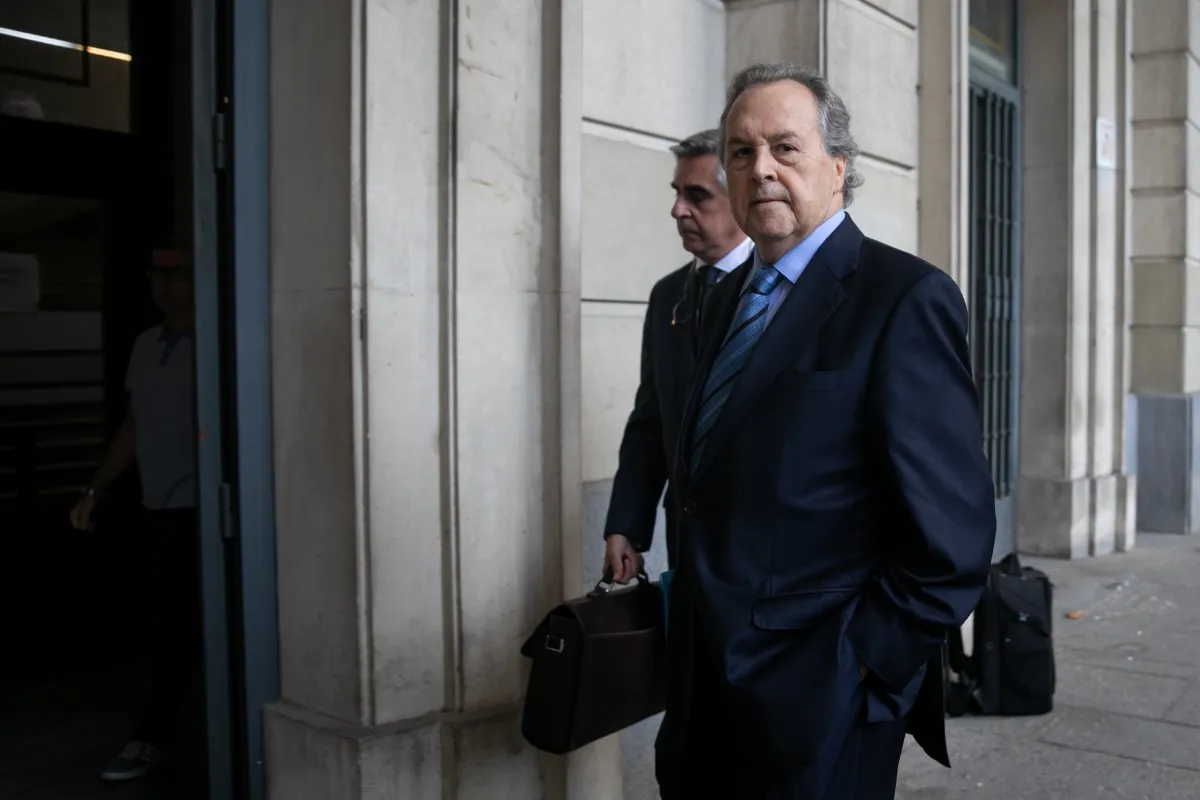 EuropaPress_2400525_expresidentes_invercaria_tomas_perez_sauquillo_entrando_audiencia-1