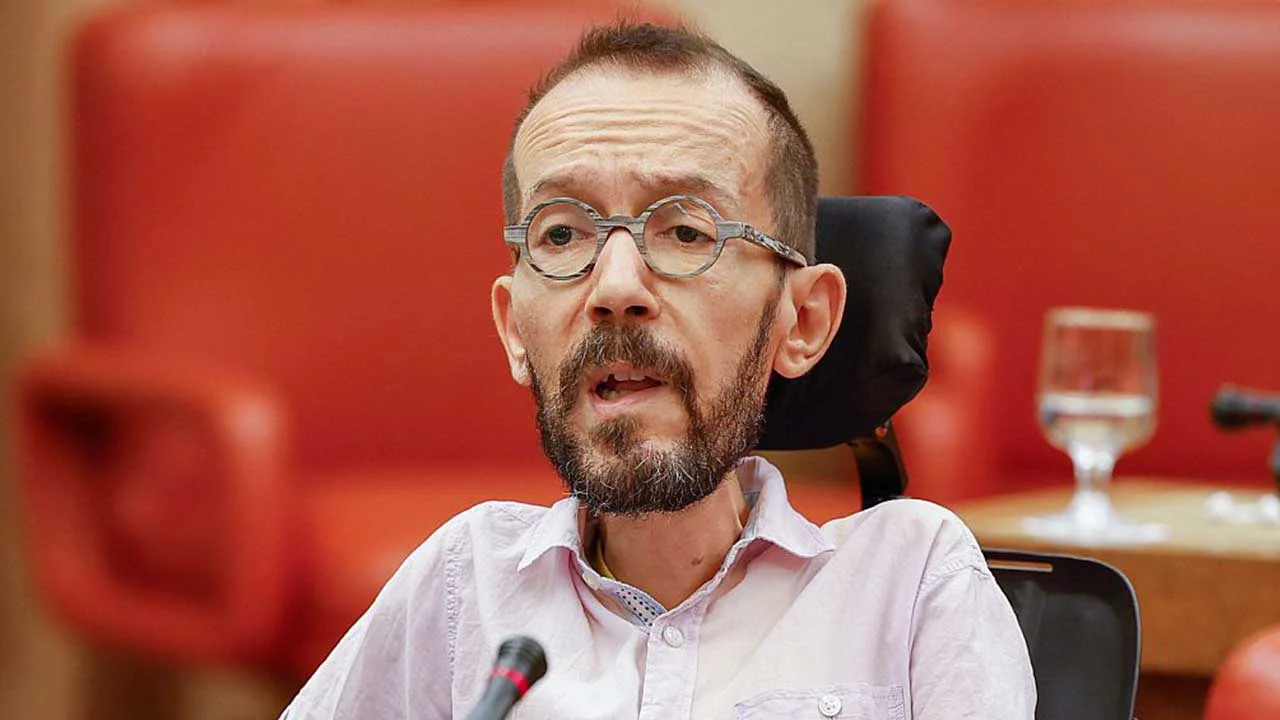 Abogados-Cristianos-sienta-a-Echenique