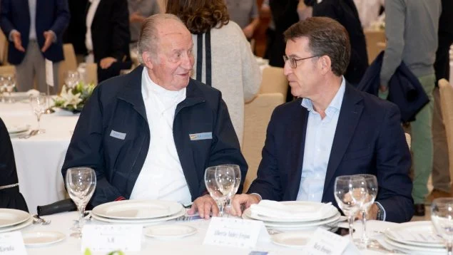 juan-carlos-i-y-feijoo-635x358