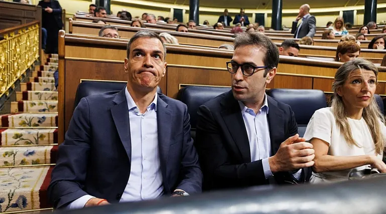 el-congreso-exige-a-pedro-sanchez-que-se-someta-a-una-cuestion-de-confianza-y-dimita