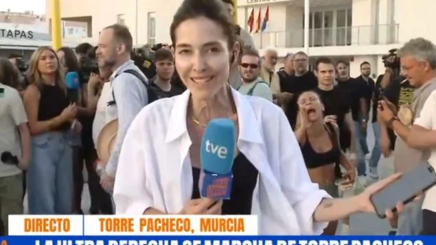 la-reportera-de-malas-lenguas-esther-yanez-en-torre-pacheco